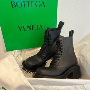 NIB BOTTEGA VENETA LUG LACE UP MILITARY COMBAT BOOTS 38.5/ 39